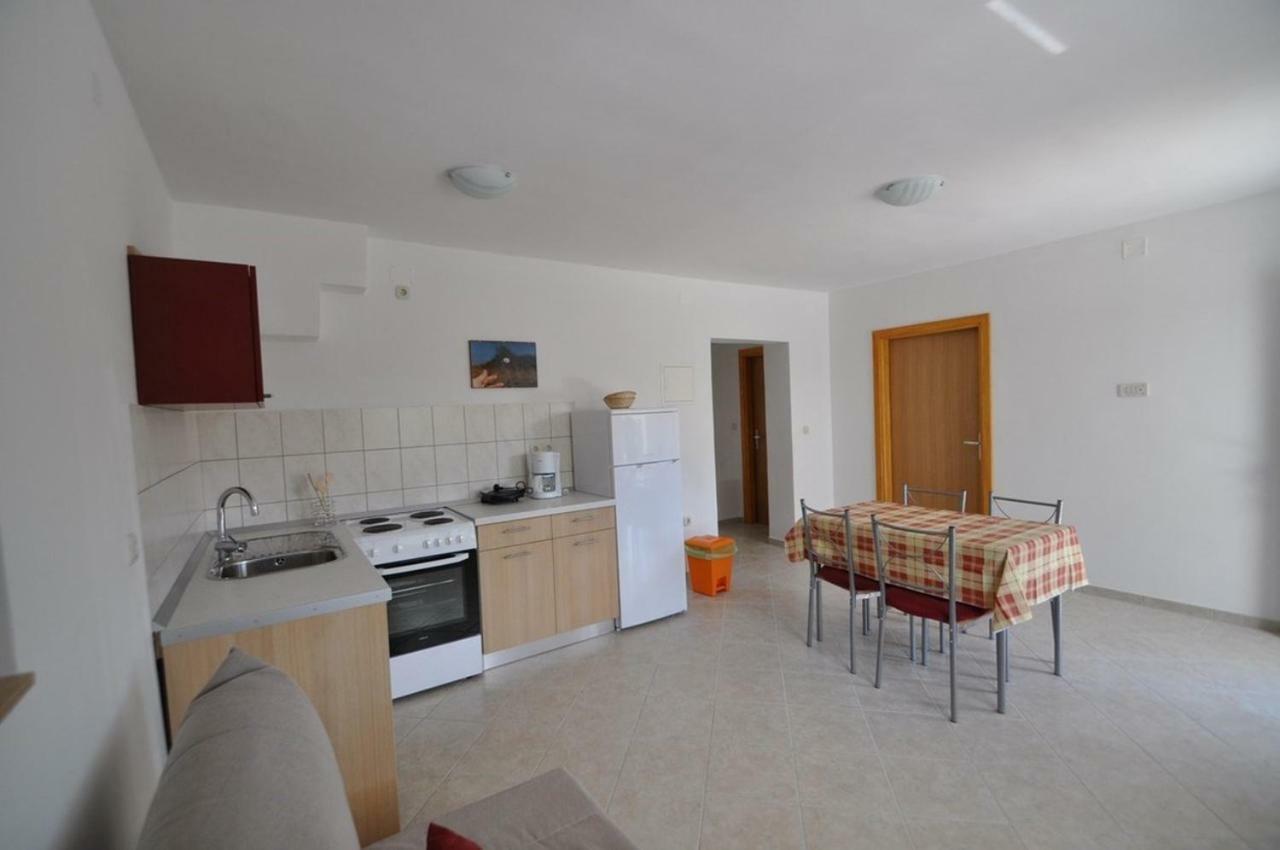 Apartment In Vrbnik/Insel Krk 36796 Екстериор снимка